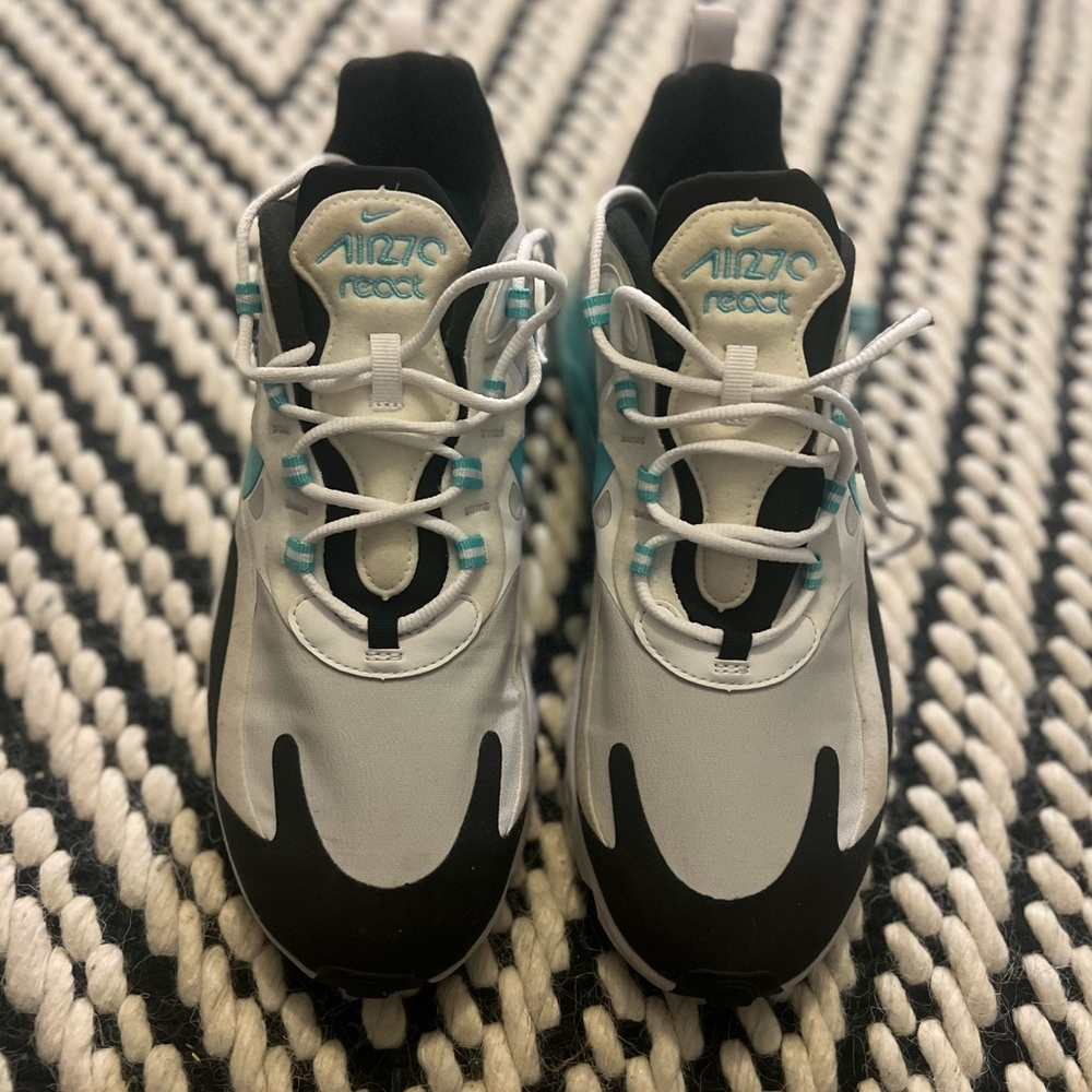 💙 Nike 270C React 💙